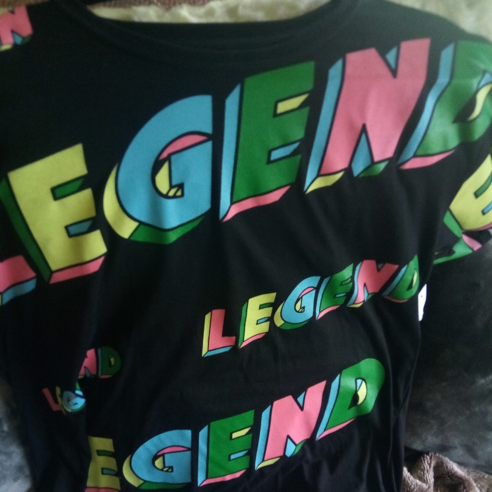 🚨The legend tee🚨